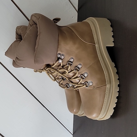 NEW Journee Collection Womens Irrah Taupe 7M Combat Boots Lace up - Picture 2 of 9